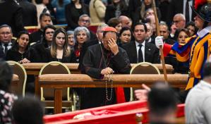 La capilla ardiente del papa Francisco cierra con 250,000 visitantes