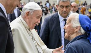 Sor Geneviève, la monja amiga del papa Francisco que rompió el protocolo