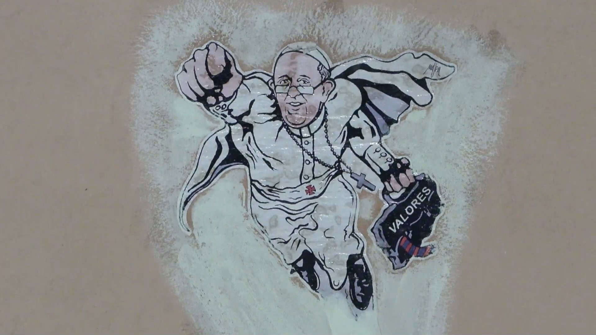 Es el artista callejero que retrata por las calles de Roma al pontífice argentino, fallecido este lunes a los 88 años.