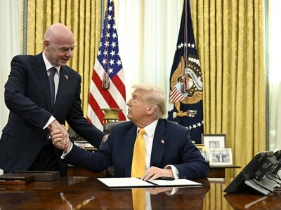 Trump defiende a Infantino y dice que no debe ser reemplazado