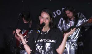 Ximena Sariñana enciende una chispa roja con "Rompe"