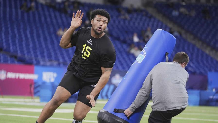 Muere Tiffany Saine, madre de Derrick Harmon, selección de primera ronda de los Steelers Muere Tiffany Saine, madre de Derrick Harmon, selección de primera ronda de los Steelers