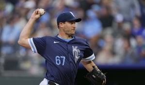 Seth Lugo domina y los Reales consiguen su quinta victoria consecutiva al vencer a los Astros