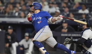 El receptor de Toronto, Alejandro Kirk, es colocado en lista de lesionados por 10 d&iacute;as