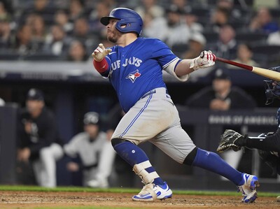 Alejandro Kirk es colocado en lista de lesionados por 10 días