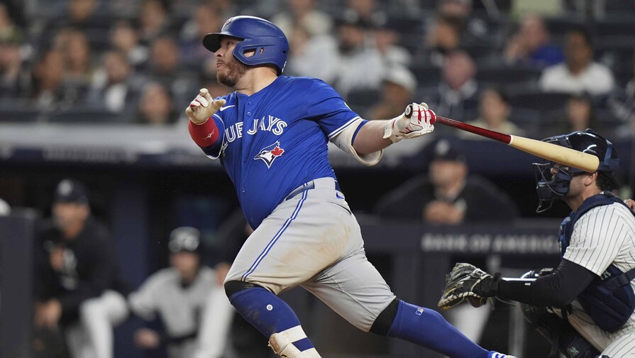 El receptor de Toronto, Alejandro Kirk, es colocado en lista de lesionados por 10 d&iacute;as