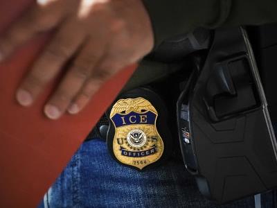 ICE deporta madre de menor y a niña de dos años