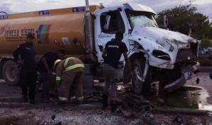 Un bombero resulta herido mientras auxiliaba en accidente de tránsito en Verón-Punta Cana Un bombero resulta herido mientras auxiliaba en accidente de tránsito en Verón-Punta Cana