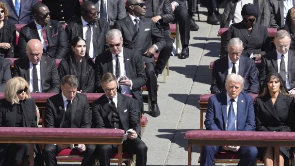 En imágenes: el presidente Abinader y Raquel Arbaje en el funeral del papa Francisco