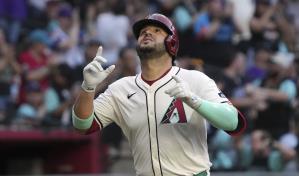 Eugenio Suárez dispara cuatro jonrones pero Diamondbacks caen 8-7 ante Bravos