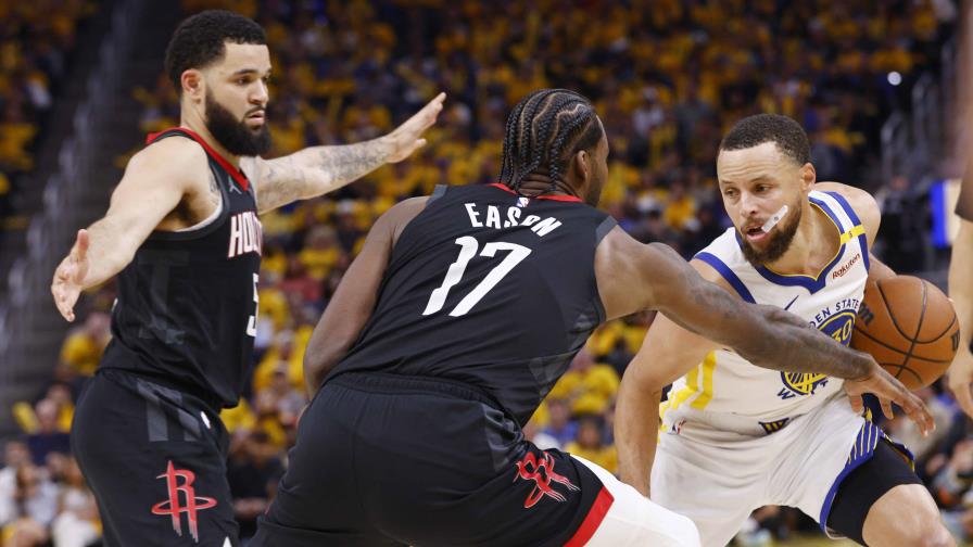 Curry brilla con 36 puntos y Warriors vencen 104-93 a Rockets para tomar ventaja 2-1 Curry brilla con 36 puntos y Warriors vencen 104-93 a Rockets para tomar ventaja 2-1