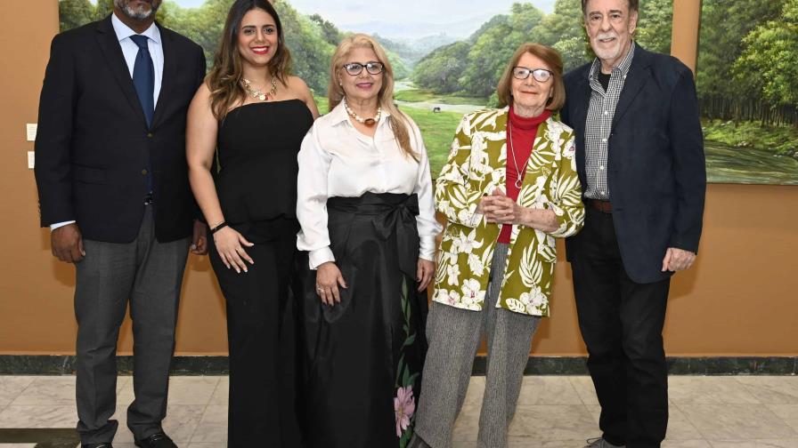 Inauguran "Mar & Tierra", una oda a la naturaleza, de la artista Brenda Pérez Inauguran "Mar & Tierra", una oda a la naturaleza, de la artista Brenda Pérez