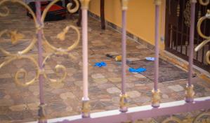 Hedor llevó al hallazgo de mujer muerta en San Isidro; señalan a su hijo como principal sospechoso Hedor llevó al hallazgo de mujer muerta en San Isidro; señalan a su hijo como principal sospechoso