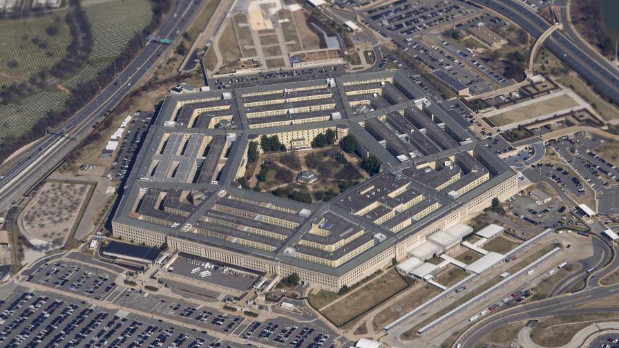 Trump firma decreto que renombra al Pentágono como Departamento de Guerra