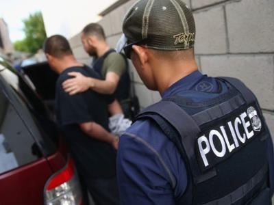 Confirman el arresto de 800 indocumentados en Florida