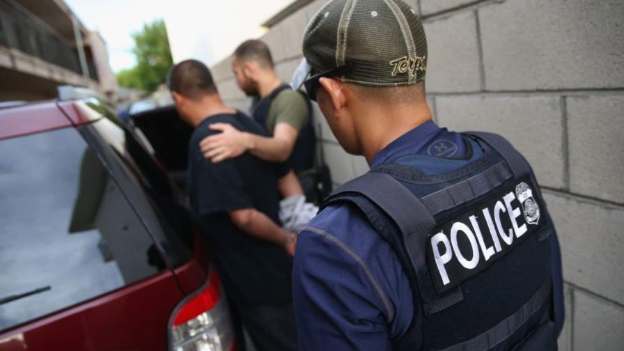 La Casa Blanca confirma el arresto de 800 indocumentados en Florida con ayuda de policías La Casa Blanca confirma el arresto de 800 indocumentados en Florida con ayuda de policías