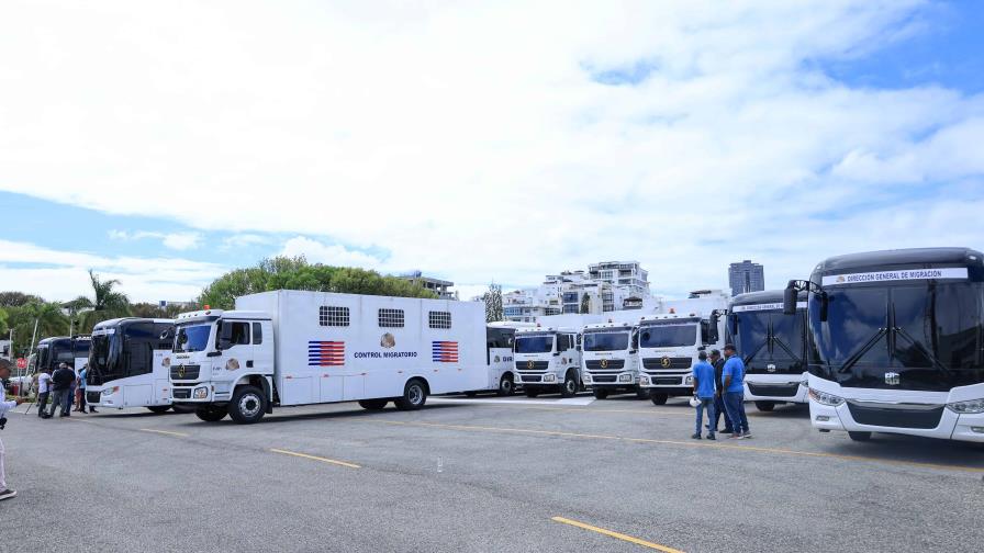 Gobierno suma 58 nuevos vehículos para traslado de extranjeros indocumentados Gobierno suma 58 nuevos vehículos para traslado de extranjeros indocumentados