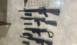 Ocupan cinco fusiles, un revólver y otros objetos durante allanamiento en San Francisco de Macorís