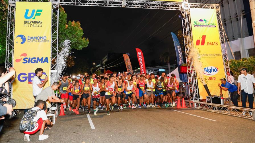 Éxito total en la 5K Night Run 2025 dirigida por Andrés Reyes Éxito total en la 5K Night Run 2025 dirigida por Andrés Reyes