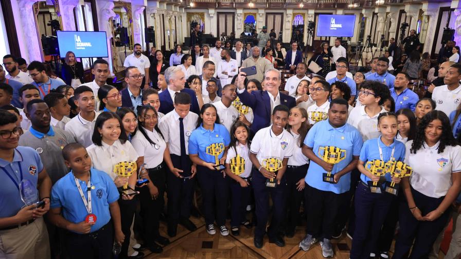 Minerd continuará construcción de escuelas paradas en gestiones pasadas Minerd continuará construcción de escuelas paradas en gestiones pasadas