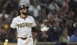 Tatis Jr. a la ofensiva y Peralta en el pitcheo entre los mejores criollos en MLB