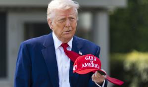 Trump bromea sobre la posibilidad de que traten de destituirlo de nuevo