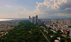 Megaestafa con pasajes aéreos en un chat de mamis en Argentina