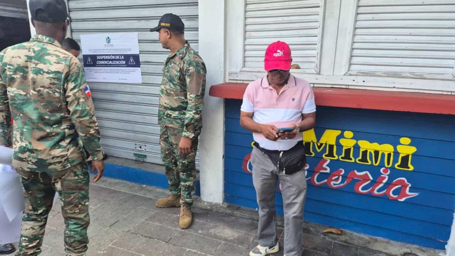 Pro Consumidor clausura una docena de comercios en Boca Chica por no exhibir precios Pro Consumidor clausura una docena de comercios en Boca Chica por no exhibir precios