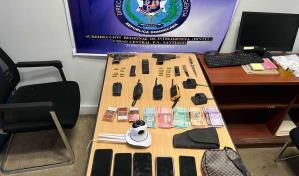 Confiscan armas ilegales, municiones y otros objetos ilícitos en Santiago