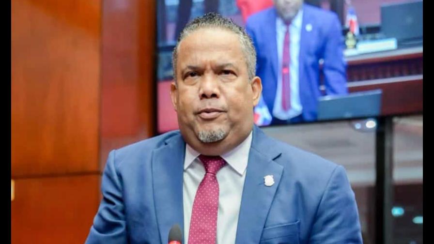 "Solo piensan en ser presidentes": El Torito pide tregua a los aspirantes para apoyar a Abinader "Solo piensan en ser presidentes": El Torito pide tregua a los aspirantes para apoyar a Abinader