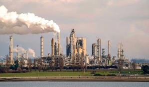 Precios del petróleo caen fuertemente por temores sobre oferta y demanda