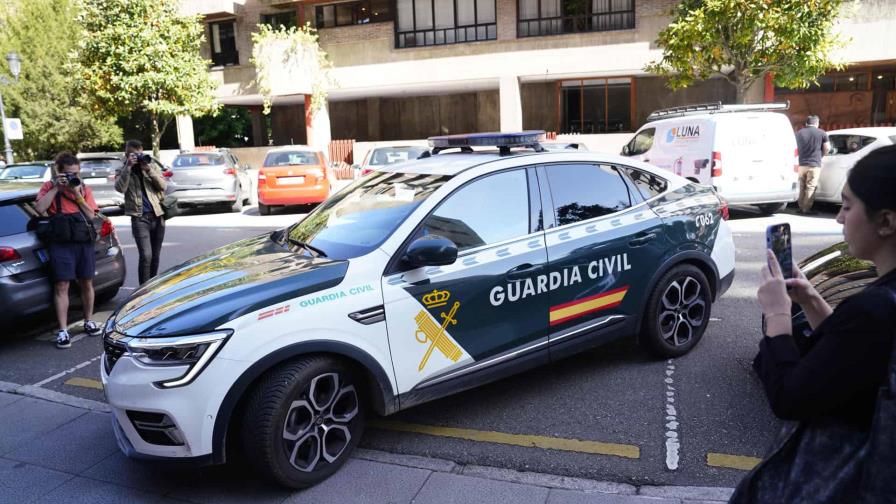 Arrestan en España a una pareja de alemanes que mantenía encerrados a sus hijos desde hace tres años Arrestan en España a una pareja de alemanes que mantenía encerrados a sus hijos desde hace tres años
