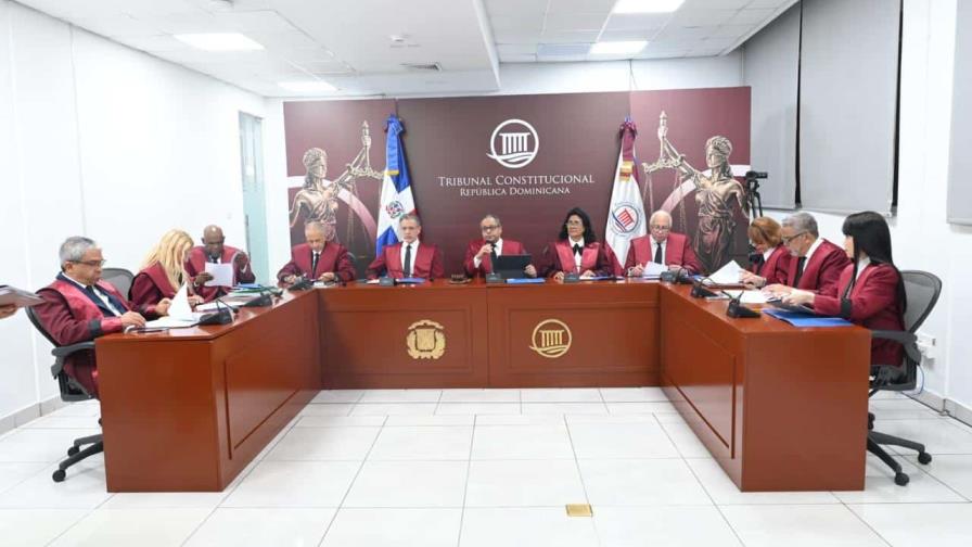 El TC evalúa legalidad de presupuestos que congelaron salarios exentos de impuestos El TC evalúa legalidad de presupuestos que congelaron salarios exentos de impuestos