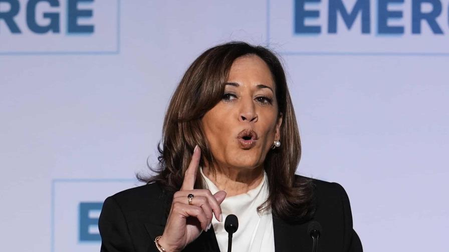 Kamala Harris reaparece y alerta que EE. UU. está al borde de una crisis constitucional Kamala Harris reaparece y alerta que EE. UU. está al borde de una crisis constitucional
