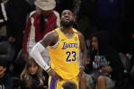 LeBron James vibra con el concierto de Bad Bunny en Puerto Rico