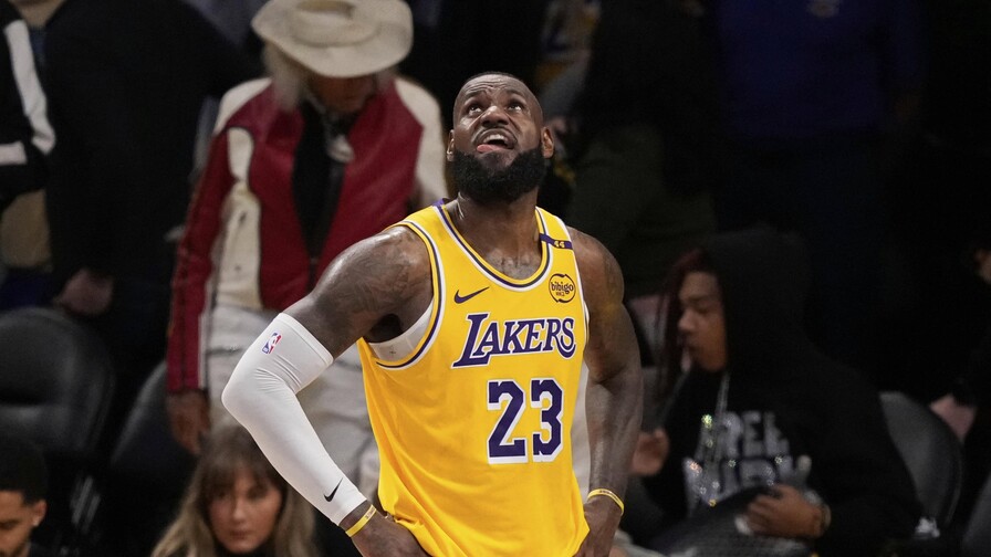 Lakers son barridos por Thunder en el posible adi&oacute;s a la carrera de LeBron James