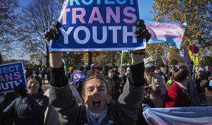 La agencia de salud de Trump recomienda terapia conductual para jóvenes transgénero