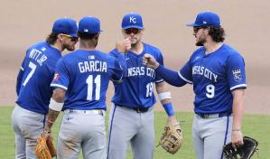 Bobby Witt Jr. conecta jonrón y los Reales barren serie ante Rays