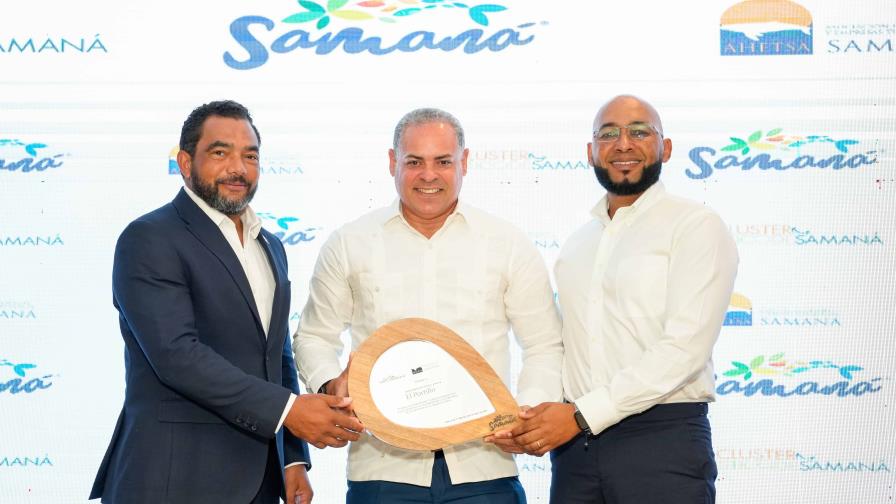 Hotel Bahía Príncipe Grand El Portillo recibe Premio de Sostenibilidad Turística Empresarial Hotel Bahía Príncipe Grand El Portillo recibe Premio de Sostenibilidad Turística Empresarial