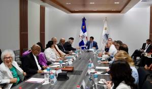 Roberto Ángel presenta al Consejo Nacional de Cultura los ejes de su gestión  