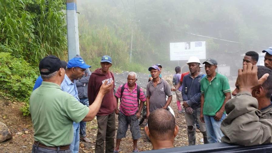 Edesur y cooperativas de Larimar en Barahona firman acuerdo para regularizar servicio eléctrico Edesur y cooperativas de Larimar en Barahona firman acuerdo para regularizar servicio eléctrico