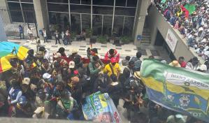 Protestas de la Minga indígena reavivan debate sobre protesta, autonomía y omisión del gobierno Protestas de la Minga indígena reavivan debate sobre protesta, autonomía y omisión del gobierno