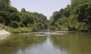 Denuncian daño ambiental en Montecristi por extracción ilegal de arena