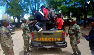 Migración detuvo ayer a 1,422 haitianos indocumentados