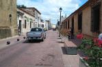 Autoridades implementan control de parqueo en la calle Las Damas