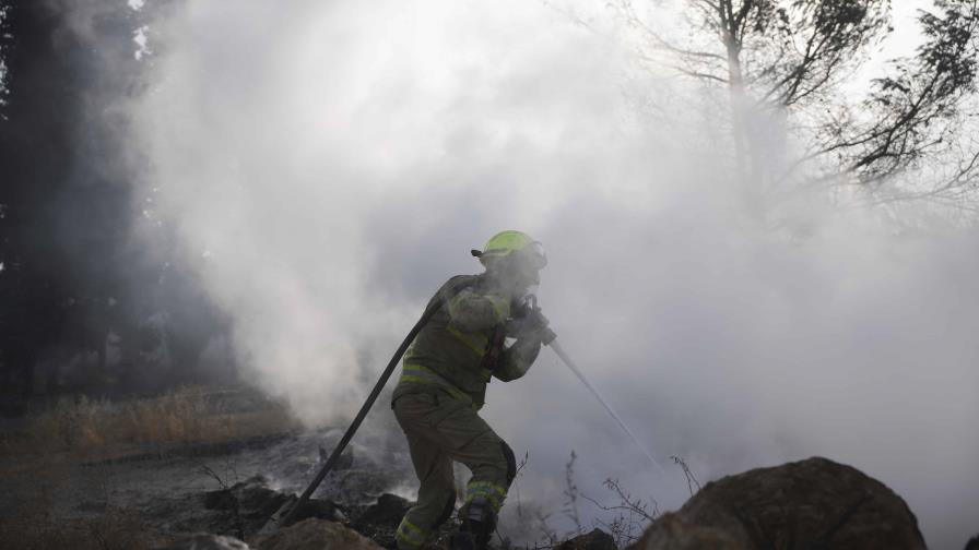 Varios países envían aviones a Israel para ayudar a combatir un gran incendio forestal Varios países envían aviones a Israel para ayudar a combatir un gran incendio forestal