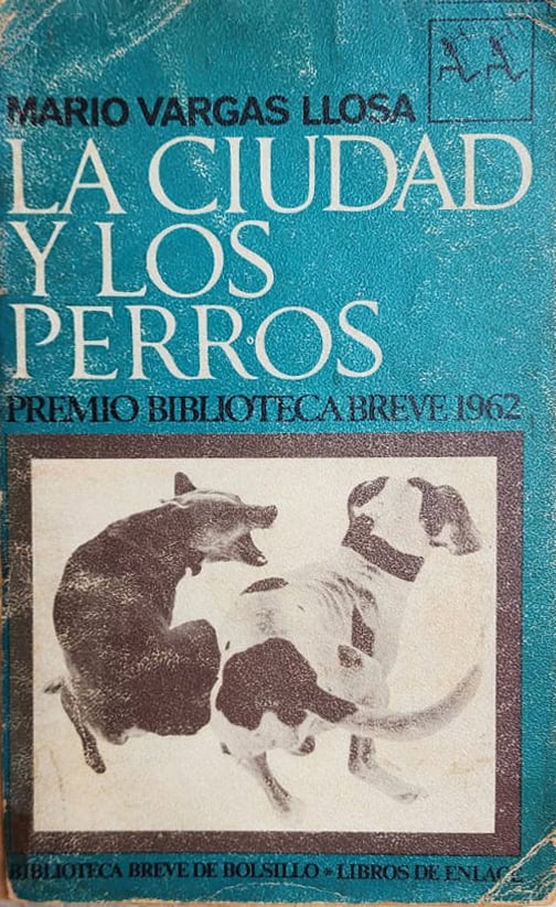 Mario Vargas Llosa, Seix Barral, 1968, 343 págs. Su primera novela y, tal vez, la más icónica. Tenía 18 años cuando pude leerla por primera vez.
