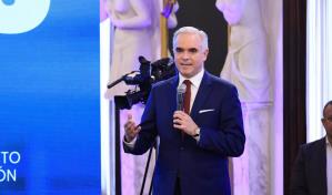 Ministro De Camps declara prioritaria la Evaluación del Desempeño Docente y la anuncia para este año