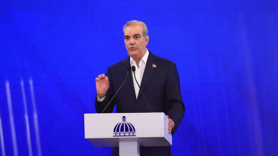 Abinader dice que el Gobierno está alerta y preparado ante la temporada ciclónica