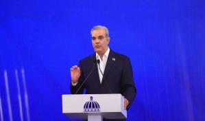 El presidente Luis Abinader recibe premio al liderazgo